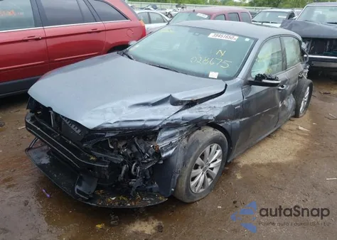 2015 Volkswagen Passat S from USA, damaged, VIN 1VWAT7A34FC028675